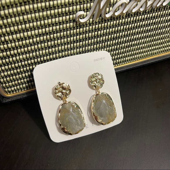 Temperament Drop-Shaped Gem Earrings For Women Metal Irregular Earrings Party - Picture 5 of 7